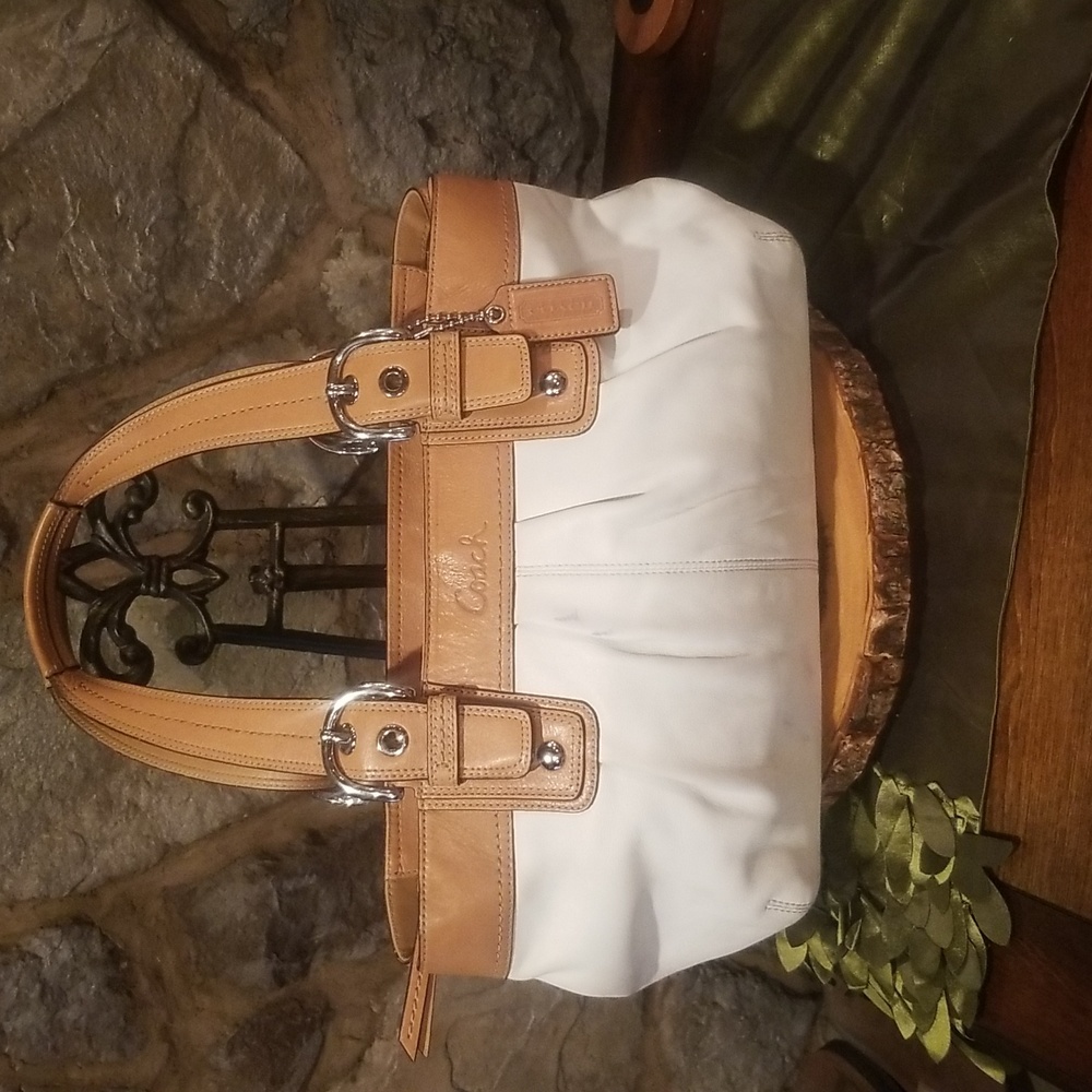 Coach hand bag, White with honey leather.